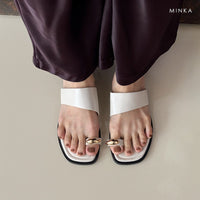 MINKA BORA Gold Charm Ring Sandals
