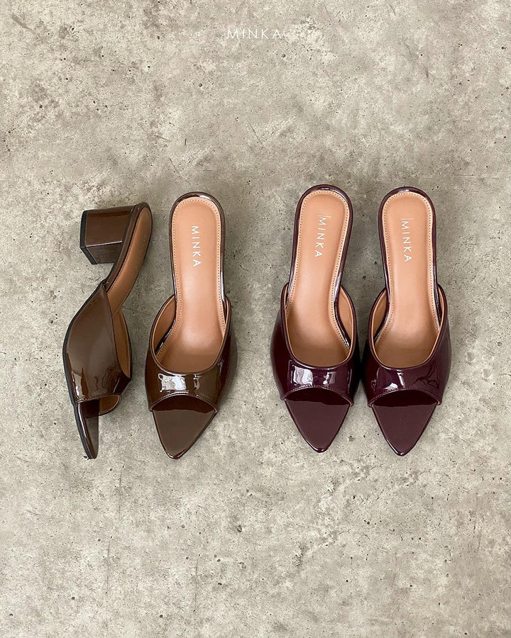 Aria Pointed Mules – glossy patent pointed-toe mules for women