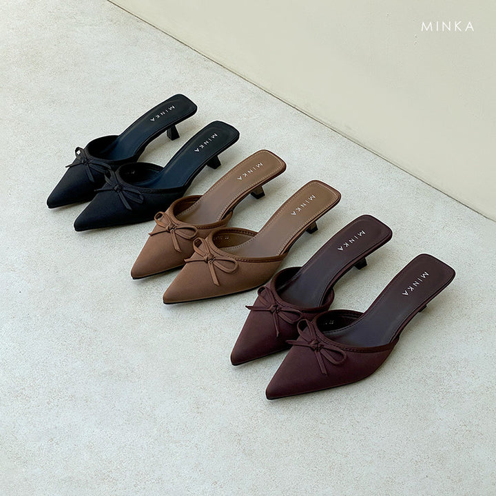 Valentine Kitten Pumps – pointed-toe kitten heels with bow
