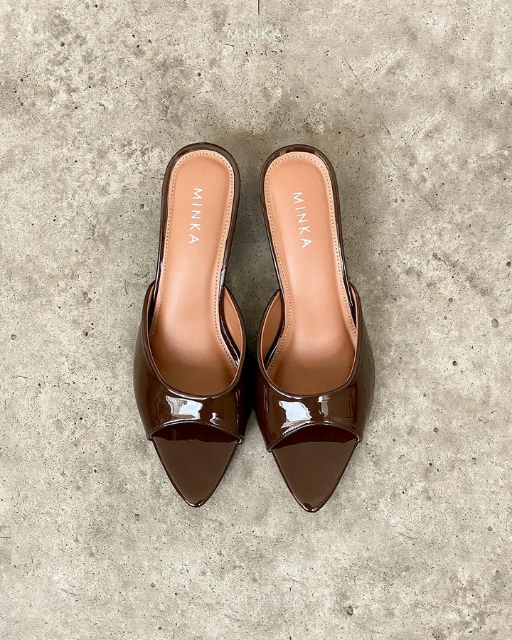 Aria Pointed Mules in espresso – glossy patent pointed-toe mules