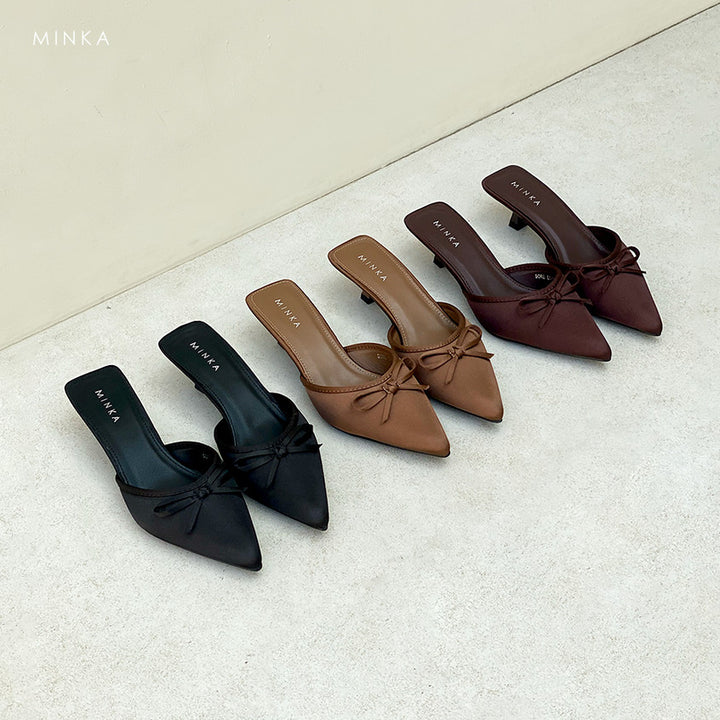 Valentine Kitten Pumps in dark brown – pointed-toe kitten heels with bow