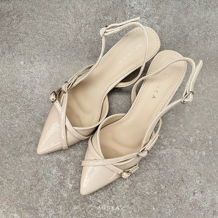 Criss-Cross Heels in ivory – pointed-toe strappy heels