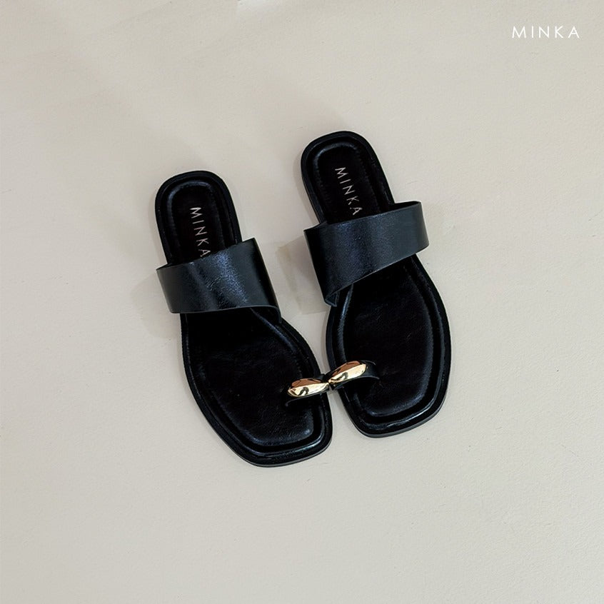 MINKA BORA Gold Charm Ring Sandals