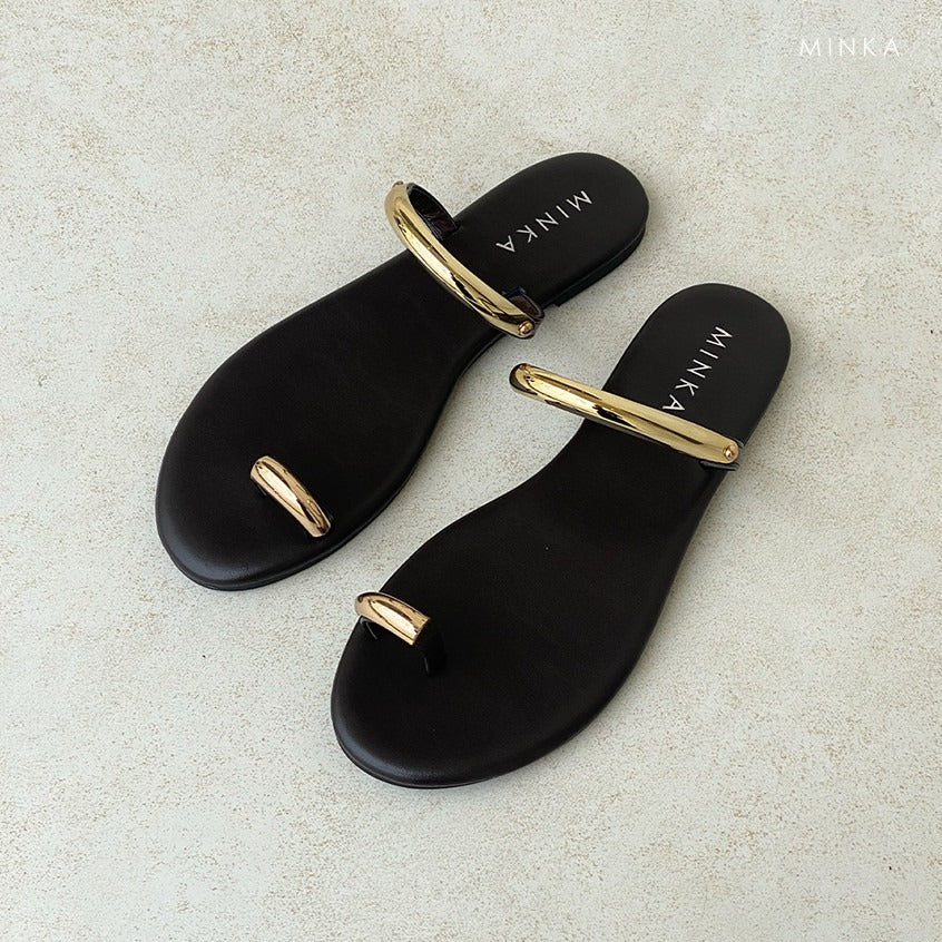 NOIR Open Toe Flat